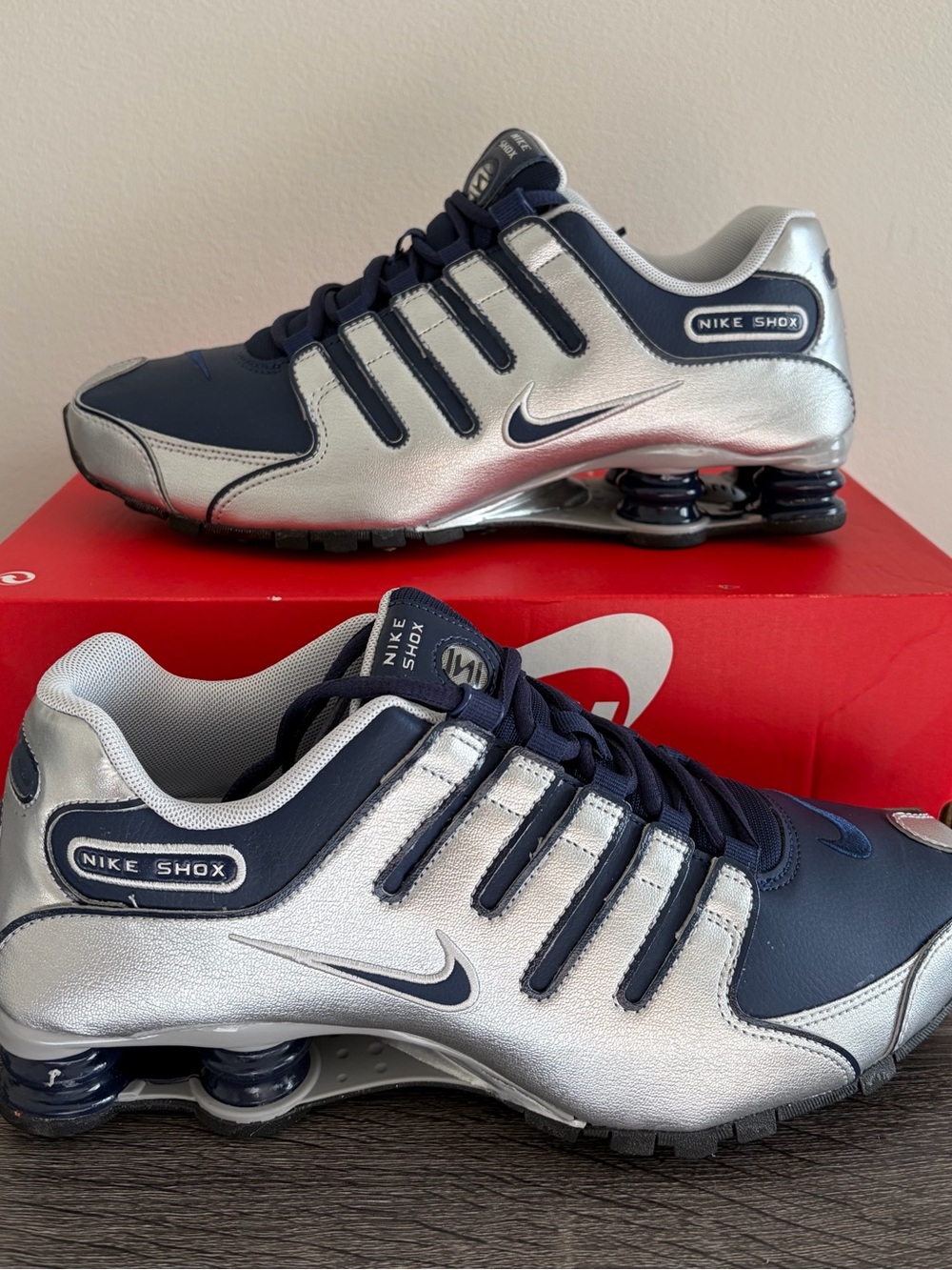Men's Size 9.5 Nike Shox NZ Navy Metallic Silver Shoes